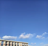 生活總是一直向前的，人生都會有遇到坎坷不平的時候。面對艱難時期順其自然，為所當為，學習淡定的面對人生中的坎坷崎嶇，品嘗百般滋味。要知道，生命中該經歷的一切都是你所要面對的一切，唯獨不抗拒，不退縮，才能構成獨一無二、完整的人格系統配圖