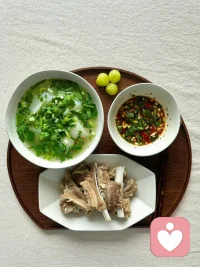 别焦虑，人跟人的生活节奏不一样，有人3分钟泡面，有人3小时煲汤，有人的外卖已送达，有人才刚切好牛肉和土豆，重要的是，当你选择了你要的方式，坚定下去。  ​配图