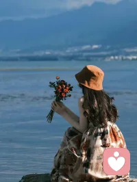 当你的脚，被你的鞋，磨出了泡，你却还舍不得丢掉，那说明你喜欢，突然有一天这个泡，让你日夜疼痛，你才发现。这样的坚持，是多么的不值得。因为这双鞋，从没心疼过你的脚。所以 善良要遇对人！别把心事藏在心里，我可以像朋友一样倾听你的故事……配图