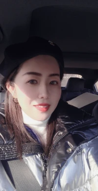 夫妻之間
最好的方式是
女人對男人，只鼓勵
只表揚，只支持，不嫌棄
男人對女人，多理解
多關心，多溝通，不打罵
家務重在參與
孩子教育重在陪伴
父母雙方重在商量
工作重在分享，生活重在分擔
婚前慕顏值，婚后重人品
少年多感覺，中年多感動
沒有處不好，只有不想好好處 ? ???！！配圖