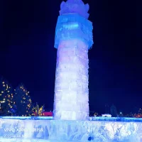 北国风光，独特的冰灯，五光十色！配图