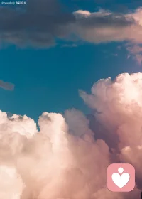 人所有的心理問題，其根源在于“人際關(guān)系”，任何一種負(fù)面的情緒體驗(yàn)，都源于以前或當(dāng)下的一段關(guān)系，這段關(guān)系之所以讓人痛苦，是因?yàn)椤八皇悄阆胍臉幼印?，他不是你想要的樣子，你就痛苦，是因?yàn)槟惆炎约嚎闯闪四銈冞@段關(guān)系的主導(dǎo)者。

鮮除痛苦的方法也很簡單，把自己當(dāng)成客人，也把別人當(dāng)成客人。
《道德經(jīng)》： “嚴(yán)兮，其若客”，任何人、任何事物甚至我們自己的身體都是暫時寄存在這里而已，都是過客，所以不要去主宰。

可以試試把自己的孩子、另一伴、父母，當(dāng)成是別人家的，待之以客人，當(dāng)我們回到家時，也把自己當(dāng)成是來做客的，家庭關(guān)系會大不一樣。配圖