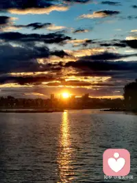 接纳自己的情绪，允许眼泪流淌。不评判。看见，面对，接纳，和解，放下！配图