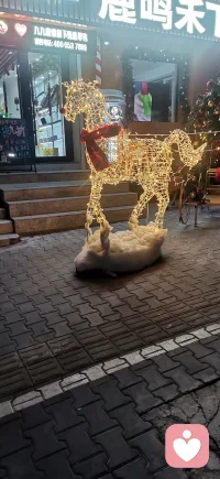 发自内心的人了自己，看到自己的价值。同时也能以一颗平常心坦然接受自己的不足。然后持续精进自己！配图