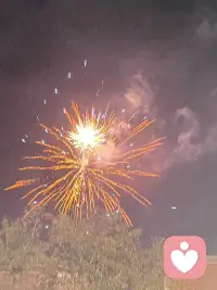 天之道，其犹张弓与？
高者抑之，下者举之；
有余者损之，不足者补之。
天之道，损有余而补不足。
人之道则不然，损不足以奉有余。
孰能有余以奉天下？唯有道者 。配图