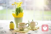 你连几点睡都控制不了，还谈什么控制人生，那些能让你变好的事，最开始也许不容易，但只要坚持，就能成长，别老待在舒适区，越努力，越幸运，自律的程度，决定你人生的高度。配图