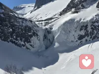 只有真正把你放心里的人，
才会在你还没哭出来之前，
就先一步发现：
你快要忍不住了。