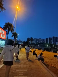 不慌不忙，随遇而安。
