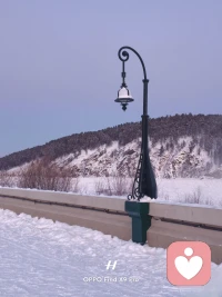 你不必成为完美的人，真实的、有情绪的、偶尔会迷茫的你，就已经足够珍贵。配图