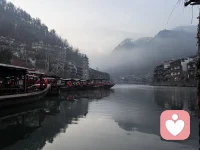 不用急着和过去和解，先和现在的自己好好相处，时间会给你答案。