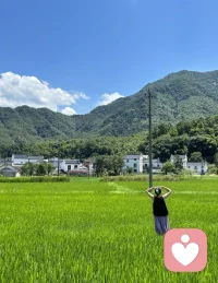 允许情绪自然流淌，不必压抑、不必伪装，好好拥抱当下的自己，就是最好的疗愈。