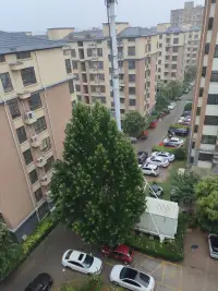  晴天有晴天的灿烂，
 雨天有雨天的浪漫。配图