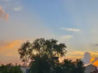 - 您好呀，我是李瑞麗咨詢師。今天想先聽聽您最近的情況，您方便跟我聊聊嗎？”配圖