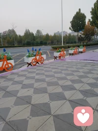 修行前，错误都是别人的。
修行后，因果都是自己的。
修行前，什么东西都想要。
修行后，什么东西都不缺。
修行前，心里充满了烦恼。
修行后，遇见的都是欢喜！配图