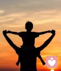 今日分享：
伤害孩子的《七把刀》👇👇👇
1、第一刀：
唠叨——会砍掉孩子的耐心和阳光，带给孩子更多烦躁。
2、第二刀：
比较——会砍掉孩子的自信，逼孩子走向自卑。
3、第三刀：
打骂——直接捣毁和灭掉孩子的自尊，让孩子自暴自弃
4、第四刀：
忽略——直接砍掉孩子的安全感，会带给孩子内心的恐惧和心灵关闭
5、第五刀：
怀疑——会砍掉孩子对未来的希望，会让孩子内心力量慢慢消耗掉。
6、第六刀：
讽刺——砍掉孩子内心的纯真、善良，逼着孩子走向虚伪和扭曲。
7、第七刀：
溺爱——砍掉孩子的谦虚和独立，会逼迫孩子走向狂妄。配图