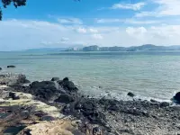 生命中所有燦爛終將需要寂寞來償還，
人生終將是一場單人的旅行，
孤獨前是迷茫，孤獨后是成長。配圖