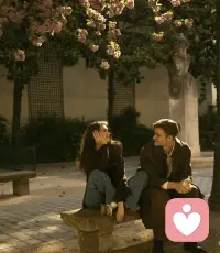 “我們不是彼此的答案而是并肩走在問題中的伙伴。”——真正的親密不是依賴，而是共同成長。允許關系中存在差異，像兩棵樹共享陽光，根系卻各自扎根。