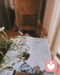 在你自己的時區里，
永遠允許搶拍和拖延。
花三年找到熱愛，不算太慢。
花十年修通自己，不算太晚