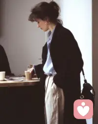 灾难化提供的虚假控制感的终极悖论：你以为自己在为最坏的情况做准备，实际上你只是在用想象的痛苦，来逃避真实的行动。