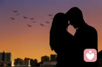 曾經的我們都以為自己在談戀愛，其實都是在彌補童年的缺憾。配圖