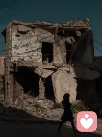 从废墟中重生的人，最能陪伴别人走出废墟。配图