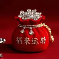 愛自己的三個表現：
1.有自己的界限。
2.愿意接受自己身上所有的缺點。
3.分享你的愛和快樂。配圖