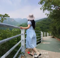 【今日分享】
做人要有厚度、有气度、有纯度，对事业要有浓度，对批评要有风度，对朋友要有温度，对是非要有尺度。
做人要有志气，做事要有底气和正气。靠素质立身，靠勤奋创业，靠品德做人。困难面前先让自己承担，荣誉面前先让自己靠边，危险面前先让自己闯关。对上级不媚，对同级不损，对下级不伪，对自己不私。
欣赏别人是一种境界，善待别人是一种胸怀，关心别人是一种品质，理解别人是一种涵养，帮助别人是一种快乐，学习别人是一种智慧，团结别人是一种能力，借鉴别人是一种收获。