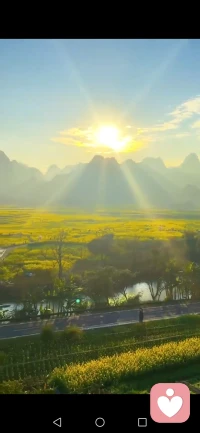 我们永远不知道，
明天和意外哪一个会先到来。
 
我们总以为有太多来日方长，
却忘了还有世事无常。
 
生命来来往往，
有太多的遗憾来不及收场。
 
所以请过好每一天，
做好当下事，珍惜眼前人，
照顾好自己的身体和情绪，
就已经完成了人生最重要的功课。
 
祝看到的每一位；
健健康康，快快乐乐，平平安安！配图