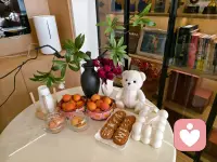 最高的布施
不在于你“給”了什么
而在于你“放”下了什么

布施你的微笑
放下臉上的冷漠

布施你的傾聽
放下心中的成見

布施你的寬恕
放下珍藏的怨恨

布施你的恐懼
放下對未來的掌控

最終極的布施
是布施你對“自我”的執(zhí)著

當你連“我”都布施出去時
你便與萬物合一
獲得了真正的自由

行善
是為遇見本自具足的自己配圖