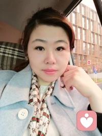 生活从来不会百依百顺
但我们却能在
好坏交替的日子里

学会接纳、成长
偷偷发现一点点小确幸
 
无论是独自的一杯咖啡
或是路边偶遇的一朵花

都是生活在
悄悄递给我们的温柔
 
无需担心完美
只管全力以赴

琐碎的日常中
会找到属于自己的快乐