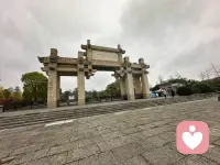 每个人心中都有阴霾的部分，但是那不是生病，我们也不需要把他们消除，只需要让更多光明照耀在这些黑暗的部分……配图