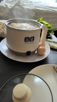 ￼

改变不是一蹴而就的。我会根据你的状态动态调整策略，拒绝“一治了之”。
从首次评估到长期随访，我陪您一起，把“害怕变成“愿意尝试”，把“沉默对抗”变成“敞开心扉”，把“孤单挣扎”变成“与你同行”。回归温暖和谐。