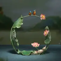 多一點關注自己的內在，
慢慢來，當你能夠明白自己的心之所向，
就敢于做出和其他人不同的選擇……
?
?這是勇敢，又是智慧。配圖