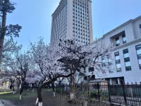 人间4月，春色满园关不住，暖风熏得游人醉配图