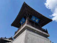 不要給別人忠告
聰明的人不需要
愚蠢的人更不需要配圖