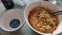 高端的食材往往只需要簡(jiǎn)單的烹飪方式，忙碌了兩個(gè)小時(shí)，田師傅決定吃康師傅。配圖