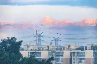 “生活，時而致郁、時而治愈、時而自愈”配圖