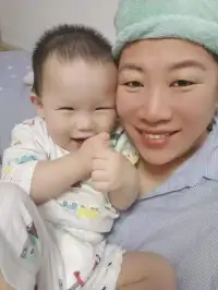 [强]充满活力的女人，爱笑，容易感动，她真诚善良，欣赏美好，容易快乐知足，不分年龄。配图