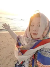 新的一天，
愿你我堅(jiān)定從容，勇敢上前，熱氣騰騰。配圖