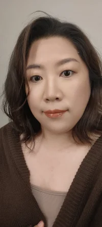 允許一切事情發生，
也接受一切事與愿違，
允許枯萎，等待花期，接受無常。