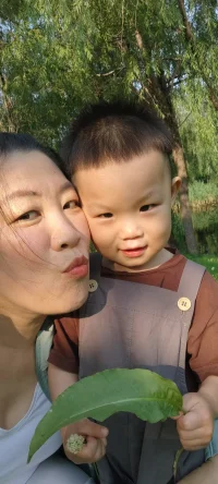 在当下浮躁的世界里，找到那份久违的内心宁静，在红尘中修行，在修行中开花结果。