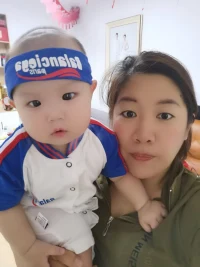 生活的美好在于日常的欢喜，用美好的心情去承揽今日好的运气，花有花期，人有时运，烟火人间，各有遗憾，也各有期盼，今天的你一定要比昨天更快乐哟！