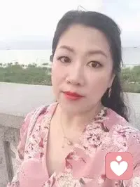 人到中年，不需要再用力走向任何人，而是要用心走向自己，善待自已，余生只取悦自己。配图