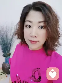 用一顆簡單的心去面對生活，
用一份簡單的態度去擁抱世界。配圖