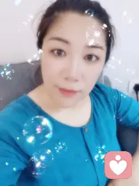 人到中年，最大的自由，不是想做什么就做什么，而是不想做什么就不做什么，與自己對話，與內心和解，與孤獨為舞，一個人的時光，唱歌、跳舞、讀書、呆著，就是身體最好的滋養。配圖