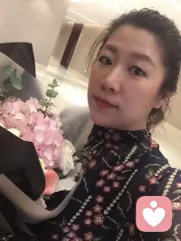 活得简单的人更容易幸福，想得太多的人往往烦恼，生活需要适度的钝感力，计较越少，收获越多。