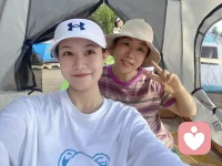 和家人相处时，我们总是把习以为常当作理所应当。其实，最亲近的爱，也需要表达。一句暖心的话、一个拥抱，就能让家温暖而幸福。越亲近的人，越需要你的尊重和耐心。记得好好珍惜身边的幸福。❤️配图