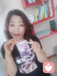 我们既不生活在过去，
也不生活在未来，
我们只有现在，
当下才是我们最该珍惜的，
如果我们能永远停留在现在，
那我们将是最最幸福的人。配图