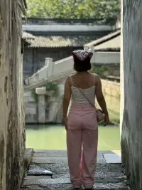 如果你選擇挽回但心有不甘，覺得心中仍扎著一根刺，平時對對方冷嘲熱諷，一鬧矛盾就把那件事情拿出來說，不再給予對方信任，對方一旦和異性接觸就變得疑神疑鬼，那么心中的那根刺會越長越大、越扎越深，直到刺得雙方遍體鱗傷。配圖