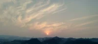 一、如果运气不行，那就试试勇气。——《猎场》 

二、只有一件事会使人疲劳：摇摆不定和优柔寡断。—— 茨威格 

三、人生的路上，我们都在奔跑，我们总是在赶超一些人，也总是在被一些人去超越。人生的秘诀，就是寻找一种最适合自己的速度，莫因疾进而不堪重荷，莫要因迟缓而去空耗生命。人生也许不尽完美，正因为不完美，我们才需要不断地努力创造努力奋斗。
